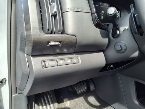 New 2026 Nissan Pathfinder Platinum AWD/4WD image 8