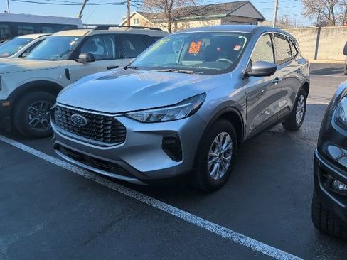 Used 2023 Ford Escape Active w/ Tech Pack #2 image 2