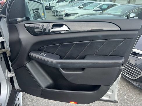 Used 2016 Mercedes-Benz GL 450 4MATIC image 11