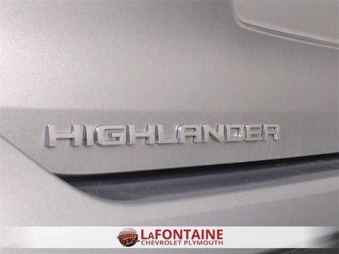 Used 2024 Toyota Highlander LE image 31