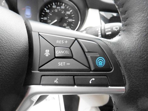 Used 2020 Nissan Rogue Sport SL FWD image 16