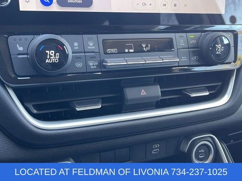 Used 2025 Toyota Grand Highlander AWD image 17