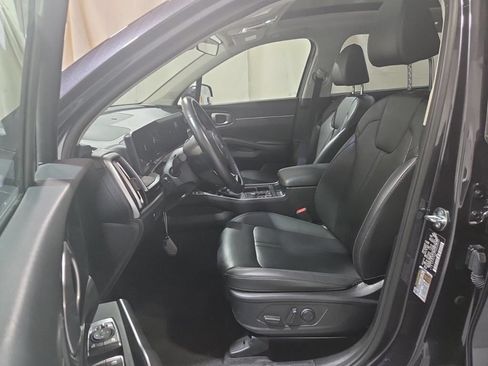 Used 2025 Kia Sorento S w/ Panoramic Sunroof Package AWD/4WD image 3