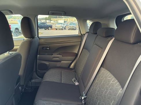 Used 2024 Mitsubishi Outlander Sport LE image 12