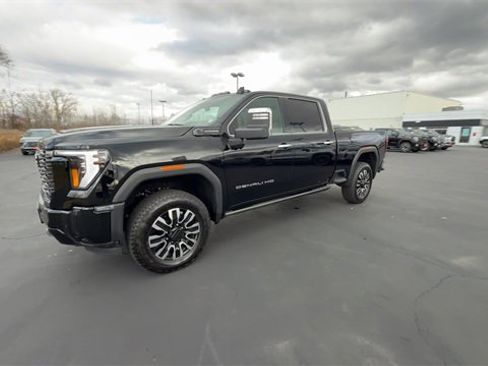 Used 2025 GMC Sierra 2500 Denali Ultimate w/ Snow Plow Prep/Camper Package image 4