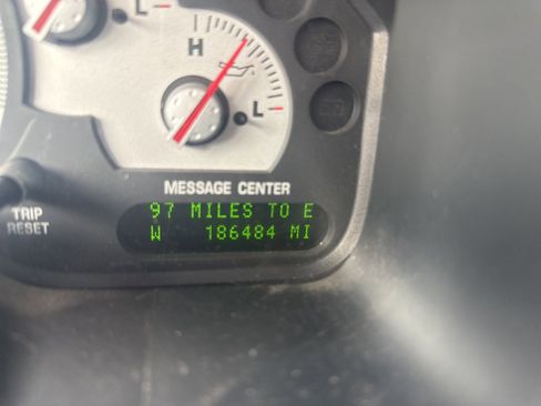 Used 2002 Mercury Mountaineer Base image 3