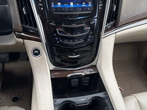 Used 2016 Cadillac Escalade ESV Premium AWD/4WD image 20