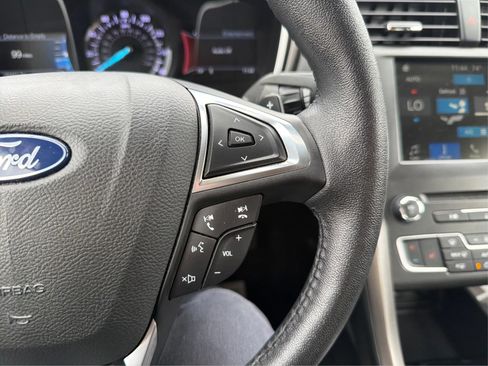 Used 2018 Ford Fusion SE w/ Fusion SE Technology Package FWD image 29