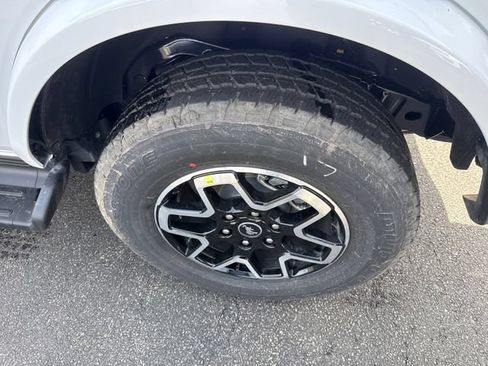 New 2026 Ford Bronco Outer Banks AWD/4WD image 18