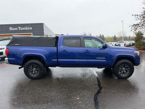 Used 2022 Toyota Tacoma SR5 AWD/4WD image 8