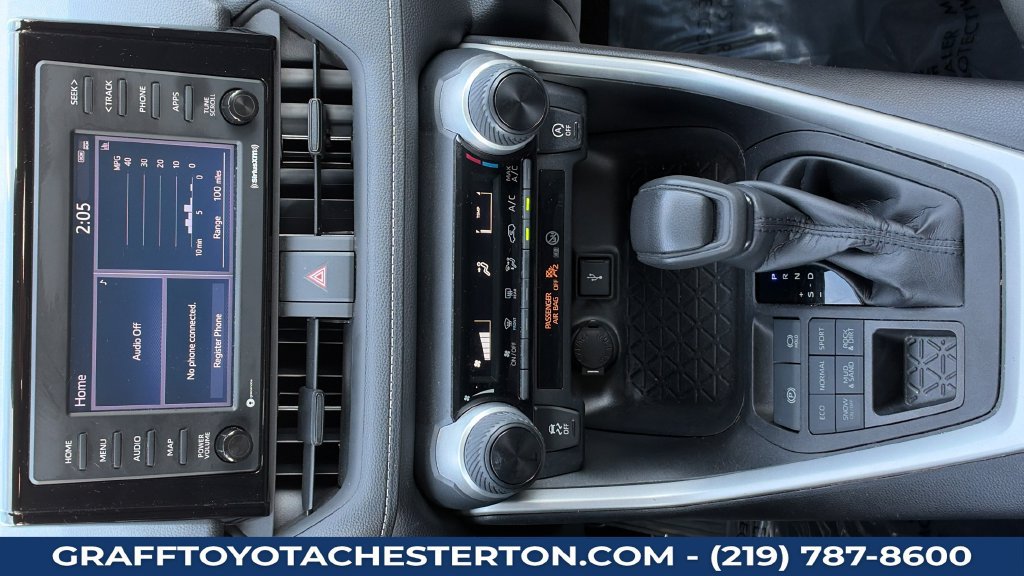 Used 2022 Toyota RAV4 LE w/ Carpet Mat Package (TMS) AWD/4WD image 19