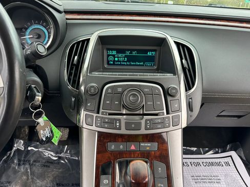 Used 2011 Buick LaCrosse CXL FWD image 18