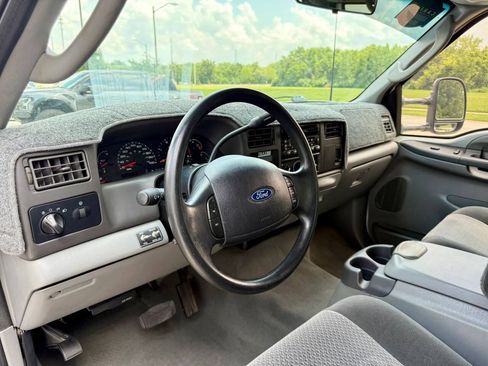 Used 2003 Ford F550 2WD Crew Cab Super Duty image 11