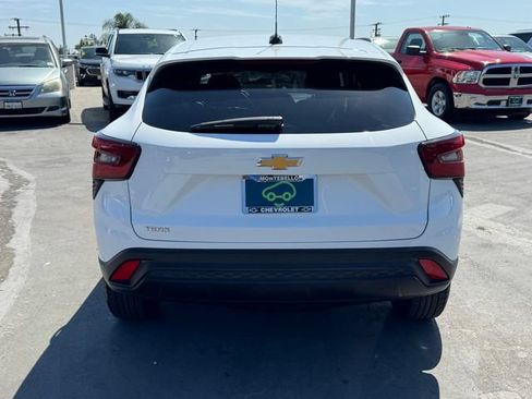 Certified 2024 Chevrolet Trax LS w/ Driver Confidence Package FWD image 4
