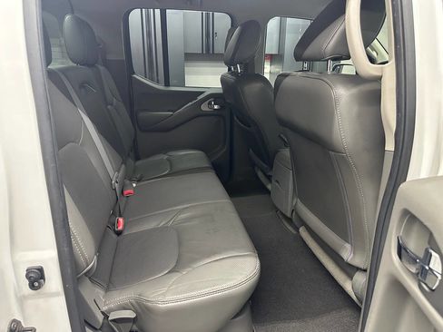 Used 2010 Nissan Frontier LE w/ LE Value Truck Pkg image 22