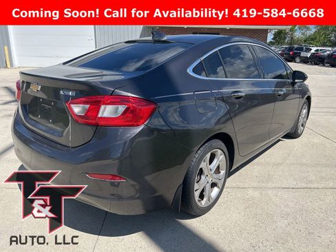 Used 2017 Chevrolet Cruze Premier FWD image 4