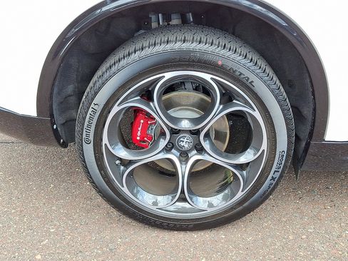 New 2025 Alfa Romeo Stelvio Sprint image 5