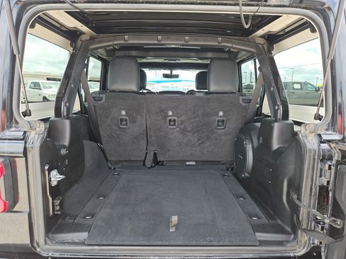 Used 2018 Jeep Wrangler Unlimited Rubicon AWD/4WD image 24
