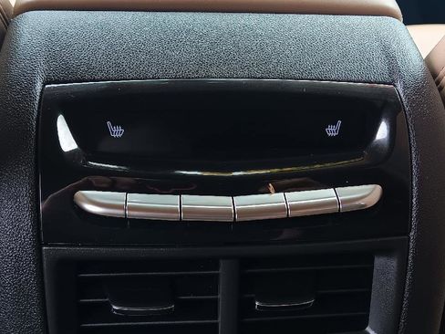 Used 2021 Cadillac XT5 Premium Luxury w/ Platinum Package image 7