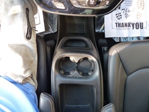 Used 2026 Chrysler Pacifica Select FWD image 38