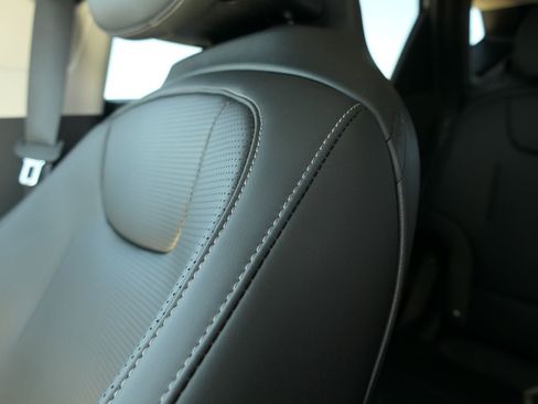 New 2025 Kia EV6 Wind image 10