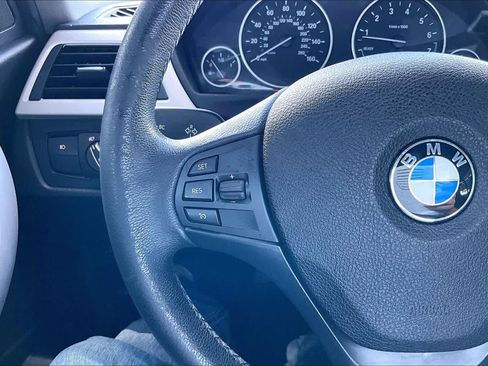 Used 2018 BMW 320i Sedan RWD image 24