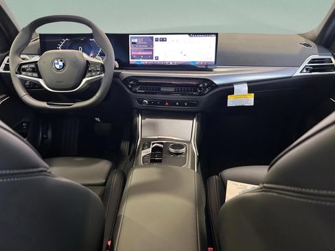 Used 2025 BMW 330i xDrive Sedan image 9