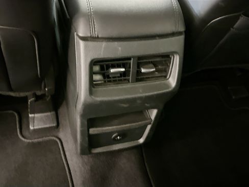 Used 2024 Ford Edge SEL image 28