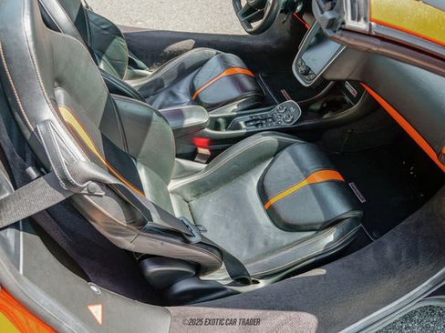Used 2019 McLaren 570S Spider image 39