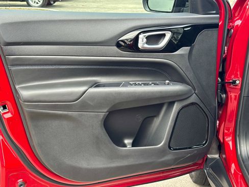 New 2026 Jeep Compass Latitude image 16