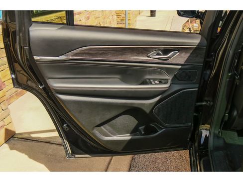 Used 2023 Jeep Grand Cherokee L Overland image 17