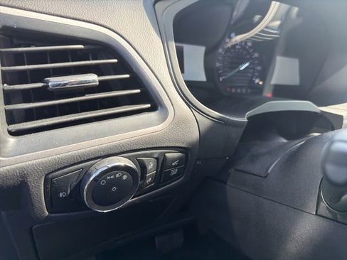 Certified 2024 Ford Edge SEL w/ Convenience Package AWD/4WD image 6
