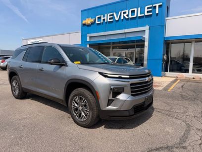 Used 2024 Chevrolet Traverse LT