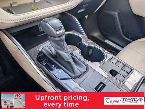 Used 2023 Toyota Highlander Limited FWD image 23