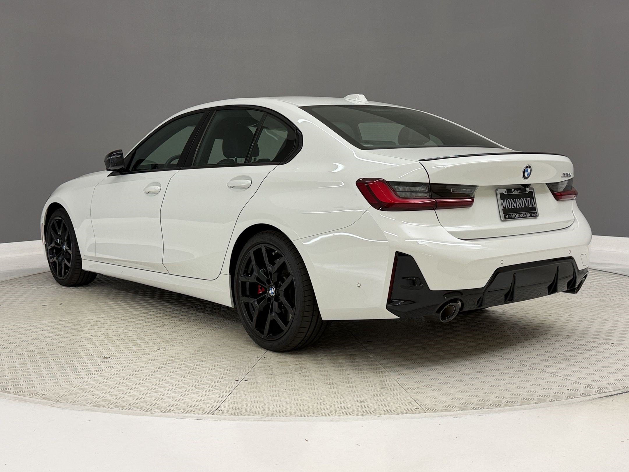 Used 2026 BMW 330i Sedan w/ M Sport Package RWD image 3