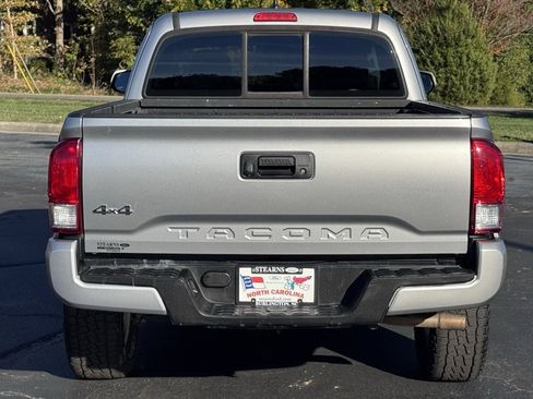 Used 2017 Toyota Tacoma SR image 16