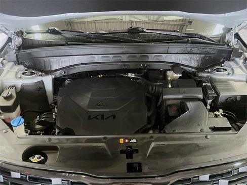 Used 2022 Kia Telluride SX w/ SX Prestige Package image 32