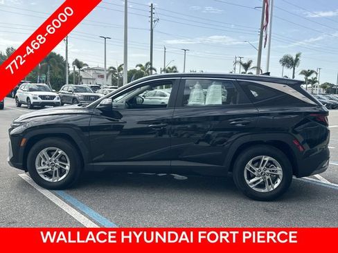 Used 2025 Hyundai Tucson SE FWD image 12