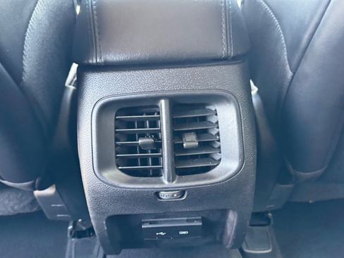 Used 2020 Jeep Cherokee Latitude Plus FWD image 27
