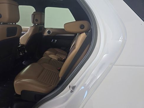 Used 2023 Land Rover Discovery HSE R-Dynamic image 14