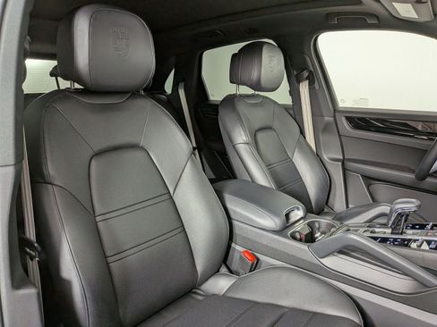 Certified 2023 Porsche Cayenne Platinum Edition AWD/4WD image 22