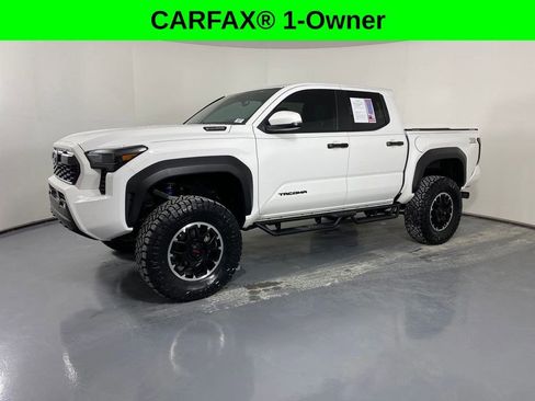 Used 2024 Toyota Tacoma TRD Off-Road w/ TRD Off Road Upgrade Package image 3