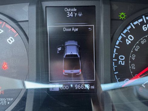 Used 2019 Toyota Tacoma SR5 image 36