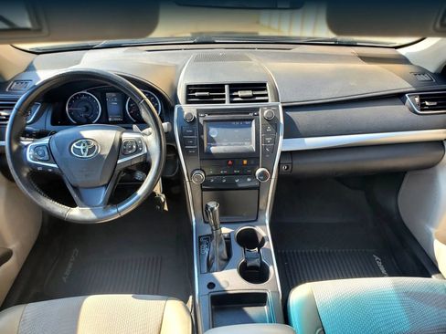 Used 2017 Toyota Camry SE w/ Moonroof Package FWD image 40