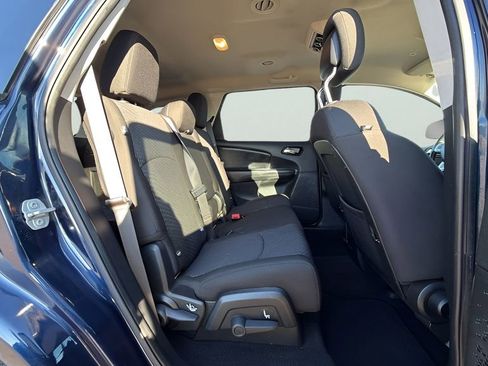 Used 2020 Dodge Journey SE w/ SE Popular Equipment Group image 13