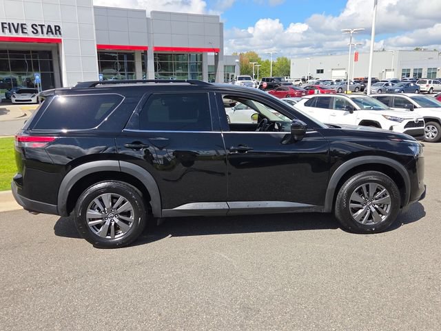 Used 2025 Nissan Pathfinder SV FWD image 14