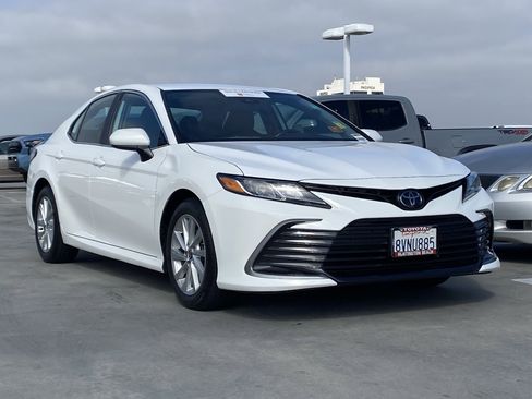 Certified 2021 Toyota Camry LE image 2