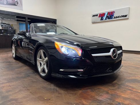 Used 2013 Mercedes-Benz SL 550 ROADSTER image 3