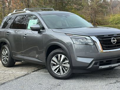 New 2025 Nissan Pathfinder SL