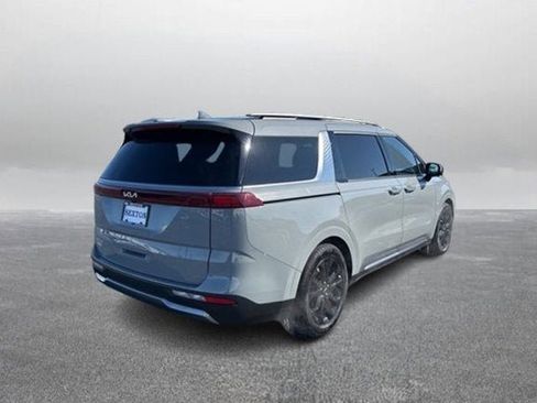 Used 2024 Kia Carnival SX Prestige image 8